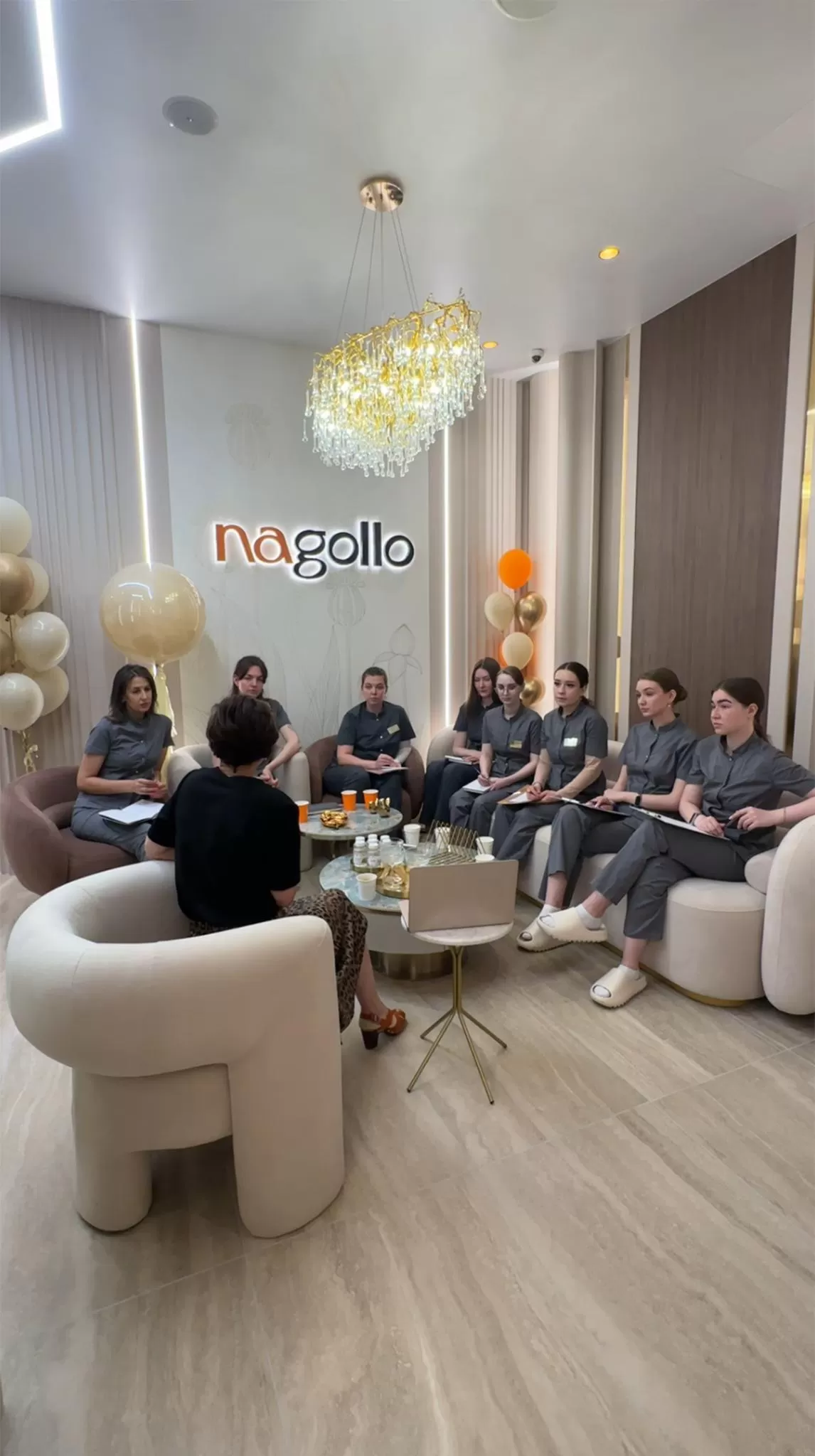 Отдельное внимание уделяется профессиональному росту команды: в клиниках прошло обучение специалистов по разбору сложных клинических случаев под руководством врачей, команда Уфимского филиала принимала активное участие в обучении.